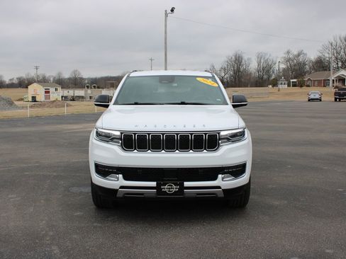 Used 2024 Jeep Wagoneer Series II image 3