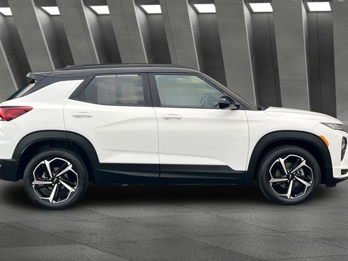 Used 2023 Chevrolet TrailBlazer RS w/ Convenience Package image 3