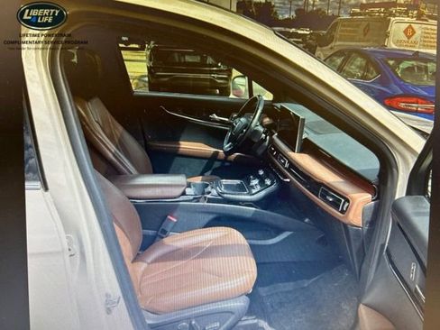 Used 2022 Lincoln Nautilus Reserve AWD/4WD image 6