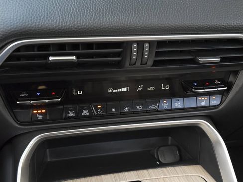 Certified 2025 MAZDA CX-90 3.3 Turbo w/ Preferred Package image 37