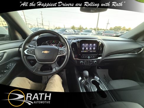 Used 2023 Chevrolet Traverse LT image 14
