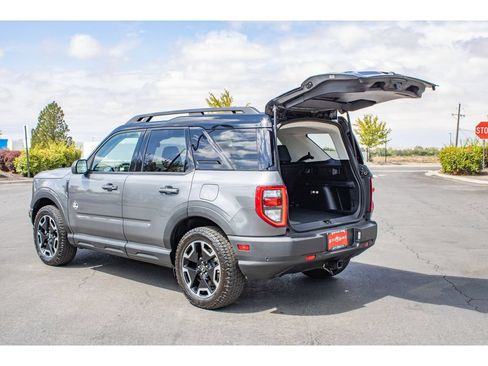 Used 2024 Ford Bronco Sport Outer Banks w/ Tech Package AWD/4WD image 9