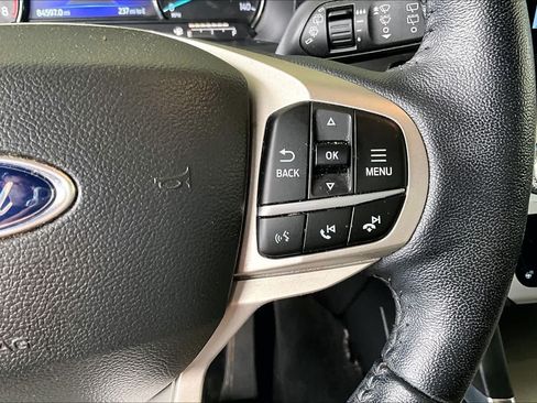 Used 2022 Ford Explorer XLT w/ Equipment Group 202A RWD image 25