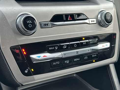 Certified 2022 Ford Explorer XLT w/ Equipment Group 202A image 21