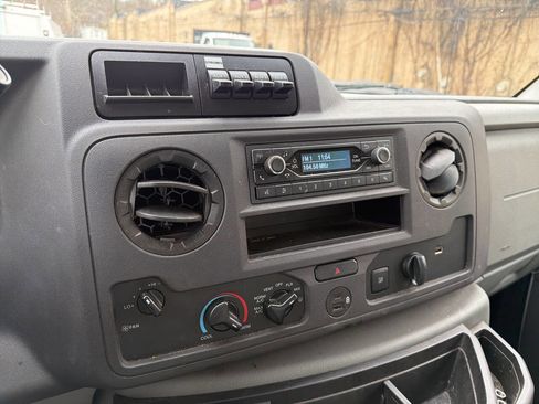 Used 2021 Ford E-350 and Econoline 350 Super Duty w/ Power Windows & Locks Group image 23