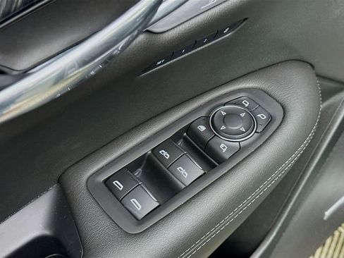 Used 2024 Cadillac XT6 Premium Luxury image 19