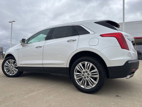 Used 2017 Cadillac XT5 Premium Luxury image 4
