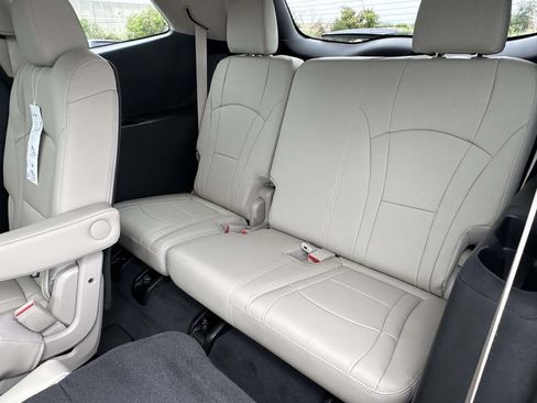 Certified 2021 Buick Enclave Essence w/ Trailering Package, 5000 lbs. AWD/4WD image 10