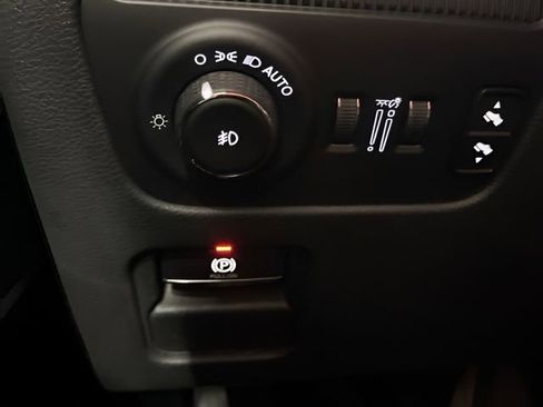 Used 2024 Jeep Wagoneer Series II w/ Flexible Seating Group image 21