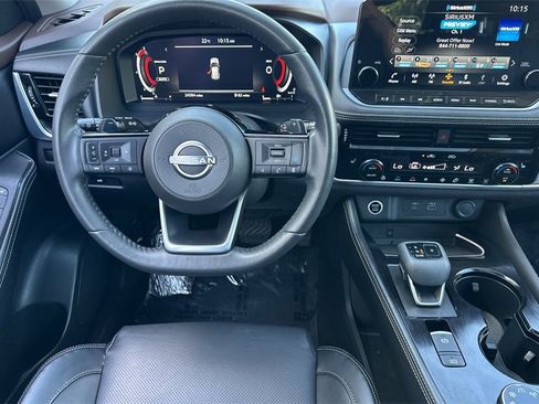 Used 2022 Nissan Rogue Platinum w/ Head-Up Display Package image 14