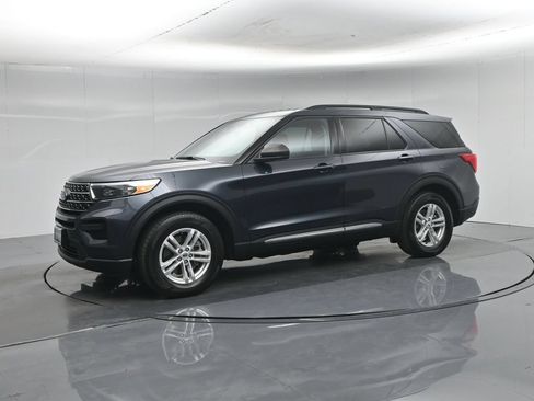 Certified 2023 Ford Explorer XLT RWD image 31
