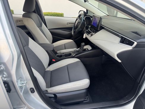Used 2025 Toyota Corolla LE FWD image 19