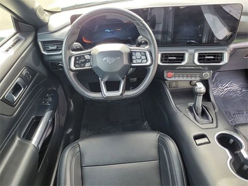 Used 2025 Ford Mustang Premium image 7