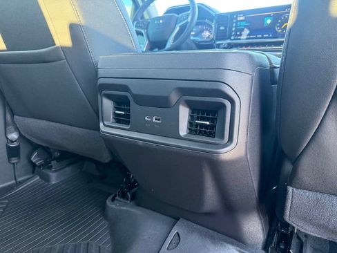 Used 2025 Chevrolet Silverado 1500 LT Trail Boss w/ LT Trail Boss Premium Package AWD/4WD image 23