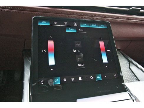 New 2026 Cadillac Escalade ESV Luxury AWD/4WD image 20