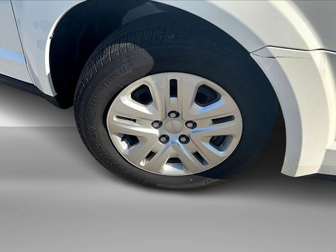 Used 2017 Dodge Journey SE w/ Flexible Seating Group image 8