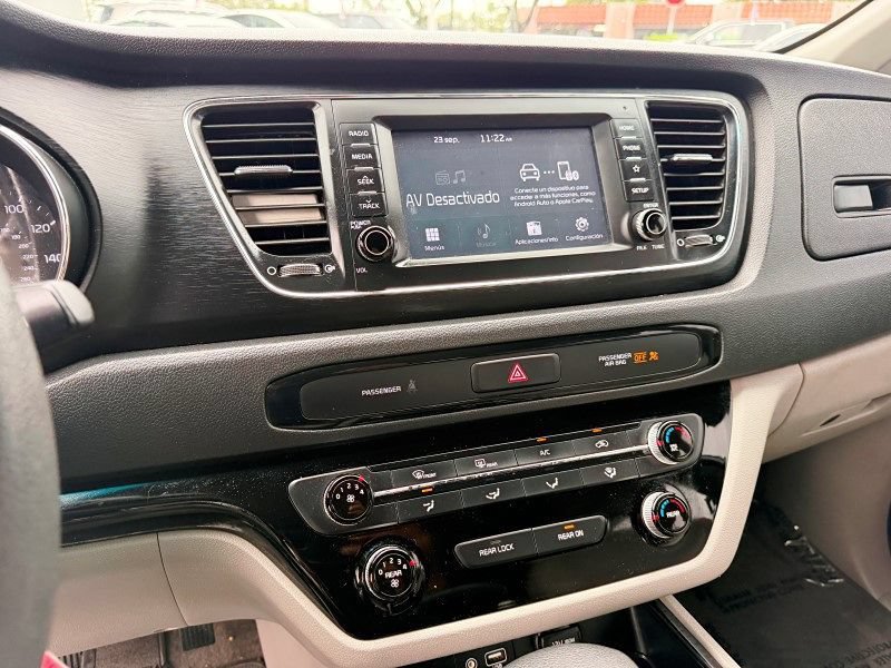 Used 2019 Kia Sedona LX FWD image 22