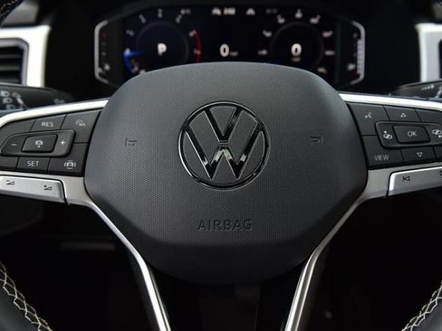 Certified 2023 Volkswagen Atlas Cross Sport SE w/ Black Wheel Package AWD/4WD image 18
