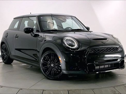 Certified 2024 MINI Cooper S w/ Signature Upholstery Package image 1