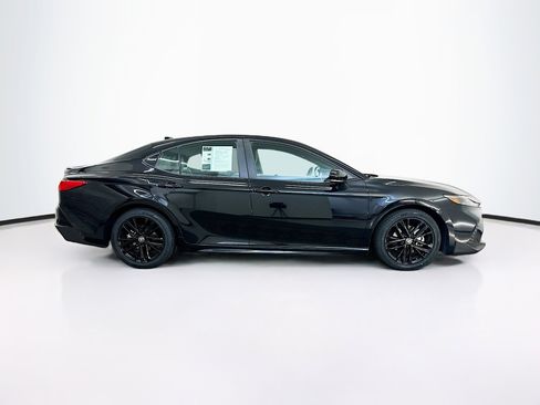 Used 2025 Toyota Camry SE FWD image 10