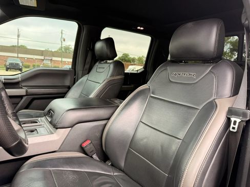 Used 2017 Ford F150 Raptor w/ Equipment Group 802A Luxury AWD/4WD image 18