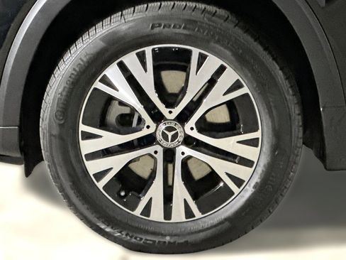 Used 2026 Mercedes-Benz GLB 250 image 12