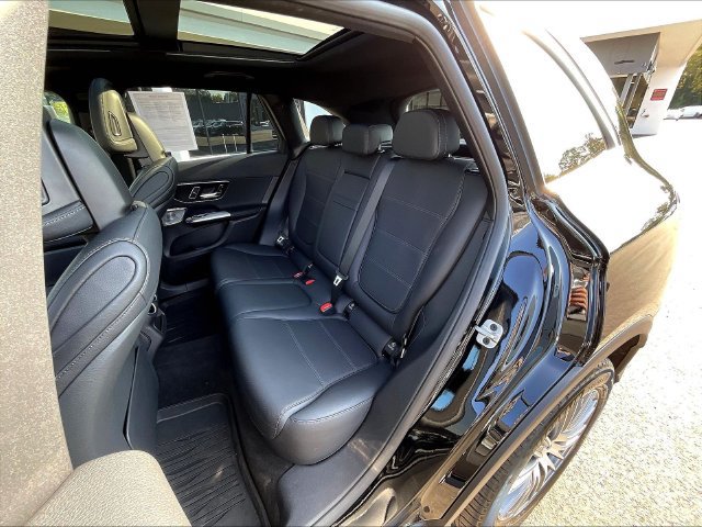 Used 2026 Mercedes-Benz GLC 300 4MATIC image 24