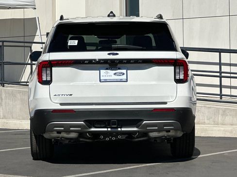 New 2026 Ford Explorer Active w/ Active Comfort Package image 4