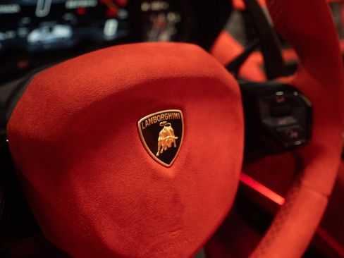 Used 2020 Lamborghini Aventador SVJ AWD/4WD image 66