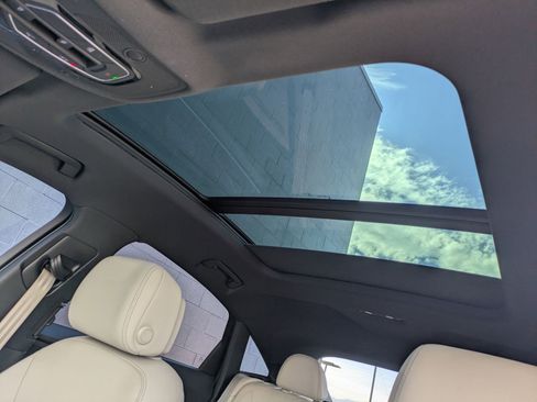 Used 2024 Audi Q8 e-tron Premium Plus w/ Premium Plus Package image 20