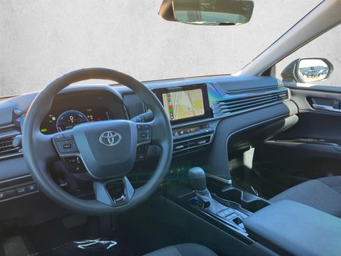 Used 2025 Toyota Camry LE FWD image 10
