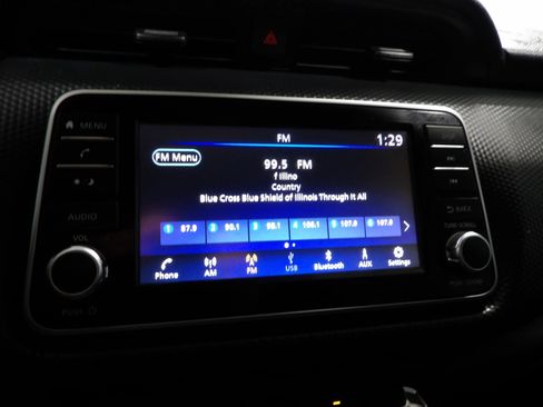 Used 2021 Nissan Kicks S image 17