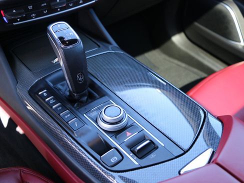 Used 2022 Maserati Levante GT image 27