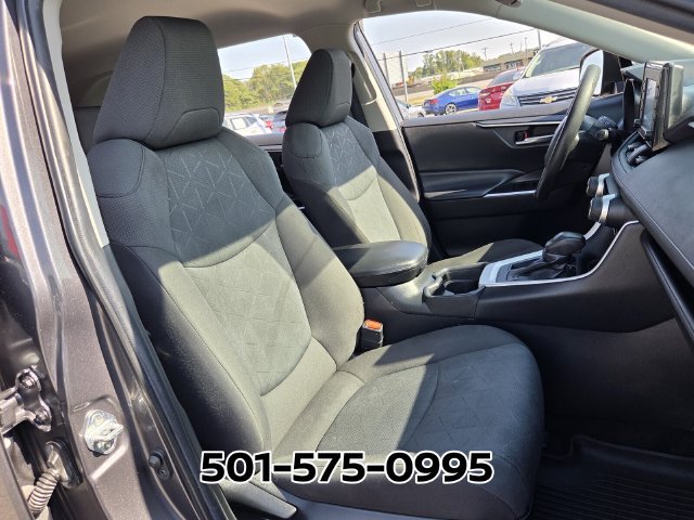 Used 2021 Toyota RAV4 XLE FWD image 17