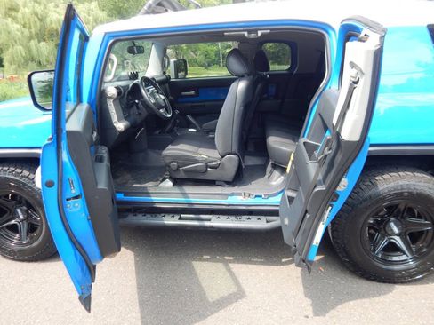 Used 2007 Toyota FJ Cruiser 4WD image 14