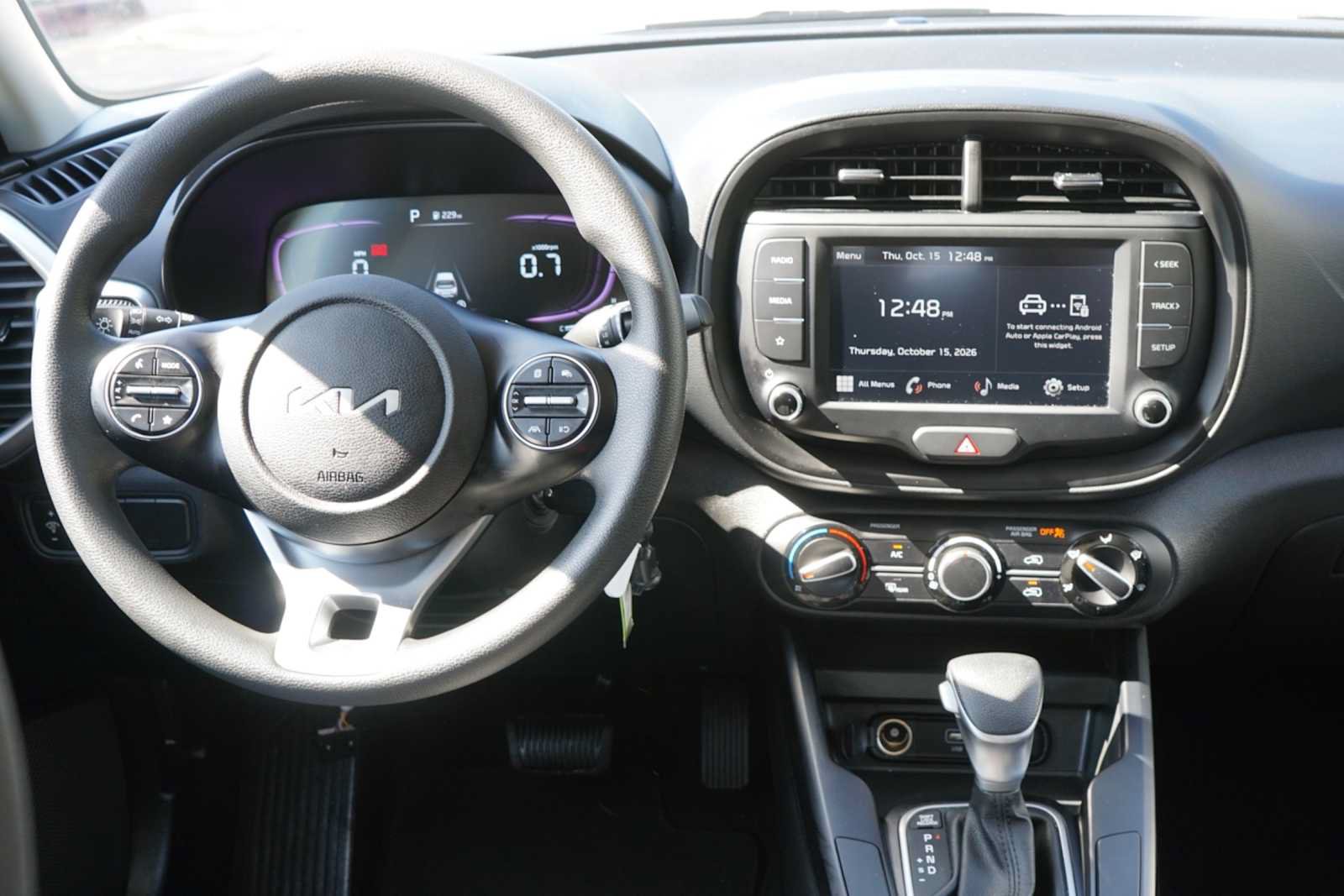 Used 2025 Kia Soul LX w/ LX Technology Package FWD image 21