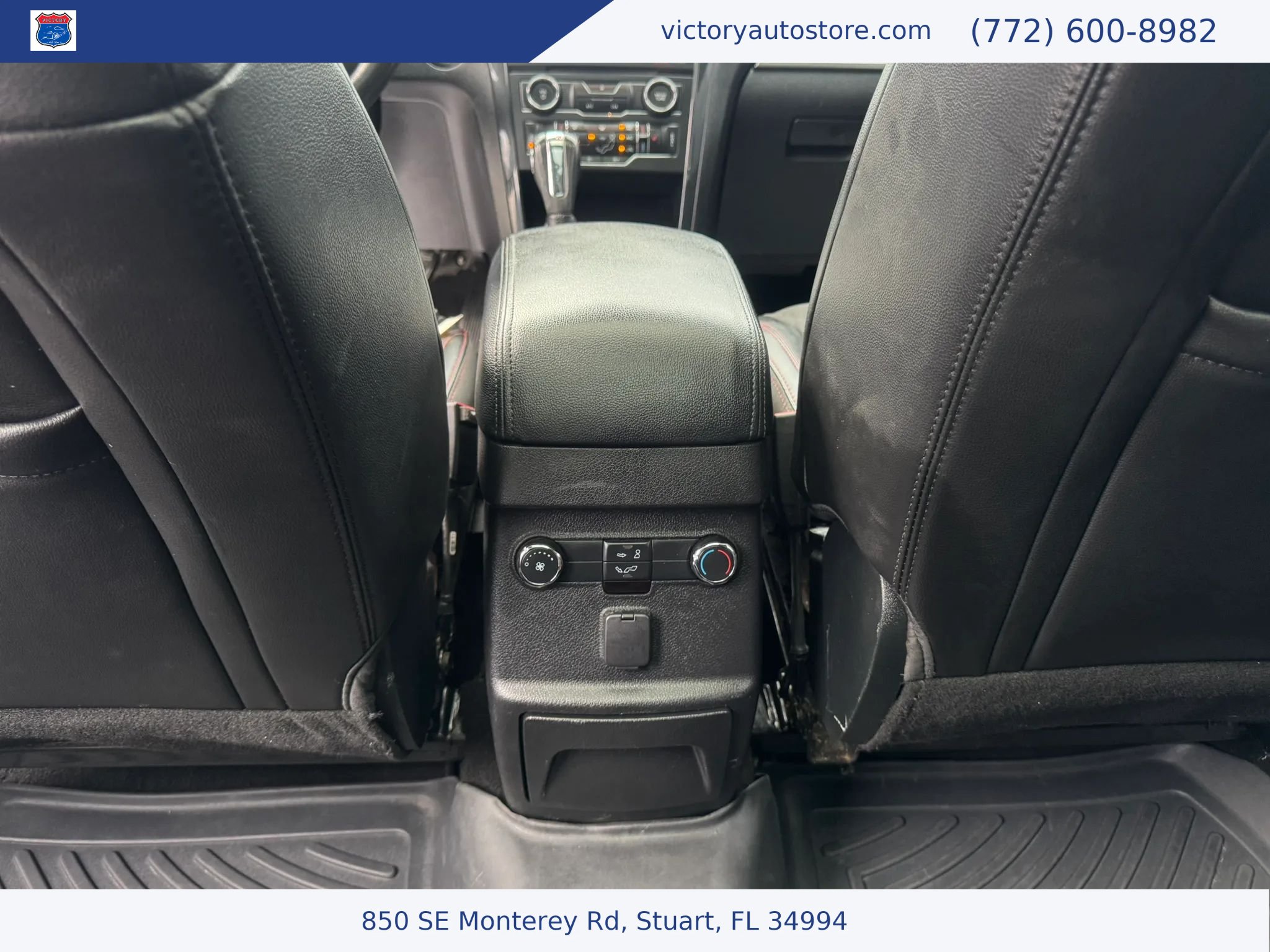 Used 2018 Ford Explorer XLT w/ Equipment Group 202A AWD/4WD image 18