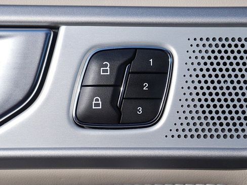 Used 2021 Ford Explorer Platinum w/ Equipment Group 601A image 27