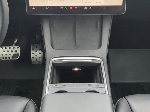 Used 2023 Tesla Model Y Long Range image 17