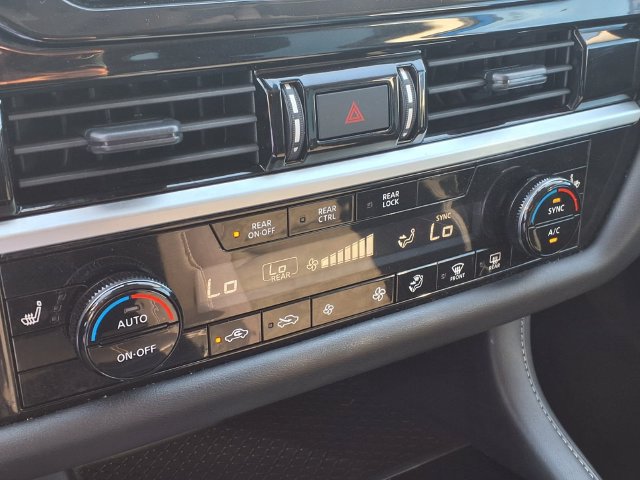 Used 2024 Nissan Pathfinder SV FWD image 18