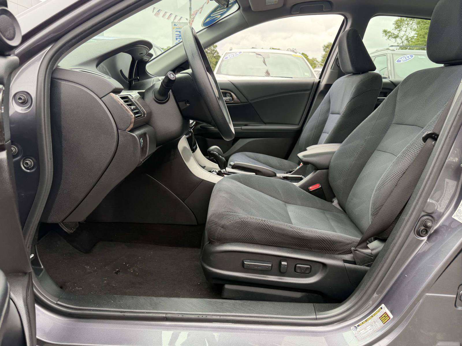 Used 2016 Honda Accord EX image 6