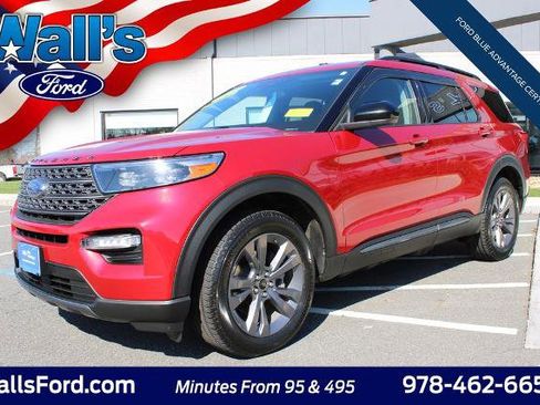 Certified 2023 Ford Explorer XLT w/ Equipment Group 202A AWD/4WD image 1