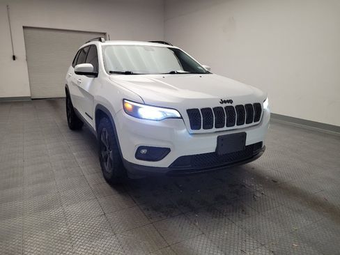 Used 2019 Jeep Cherokee Latitude Plus image 14