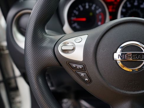 Used 2013 Nissan Juke S image 25