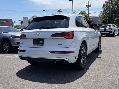 Certified 2023 Audi Q5 2.0T Premium w/ Convenience Package AWD/4WD image 4