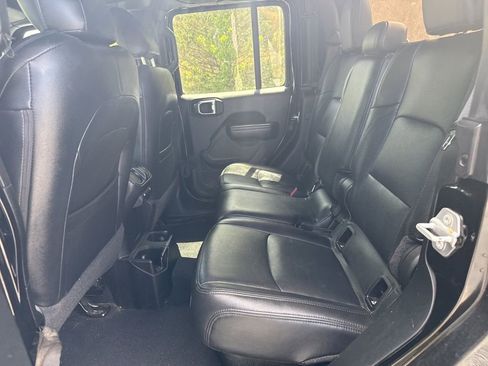 Used 2020 Jeep Gladiator Sport w/ Quick Order Package 24S image 6