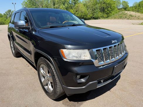 Used 2013 Jeep Grand Cherokee Overland w/ Advance Technology Group AWD/4WD image 3