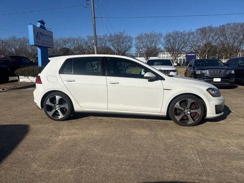 Used 2017 Volkswagen GTI S image 4