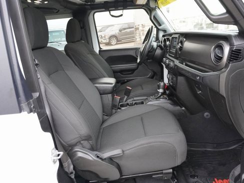 Used 2021 Jeep Wrangler Sport S image 22