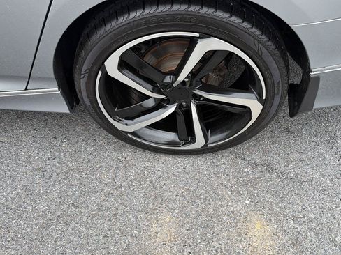 Used 2018 Honda Accord Touring image 39